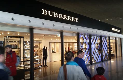 burberry parigi|burberry paris airport.